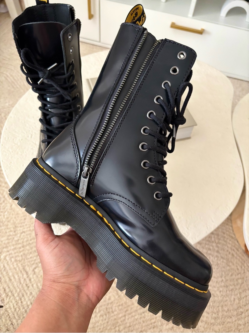 Dr Martens JADON HI, black leather boots, 10-eyelet, size 6 - Picture 4 of 13